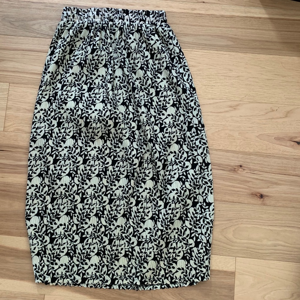 🌪️ HOST PICK 🌪️ Vintage 90s/Y2K crinkle fabric maxi skirt
